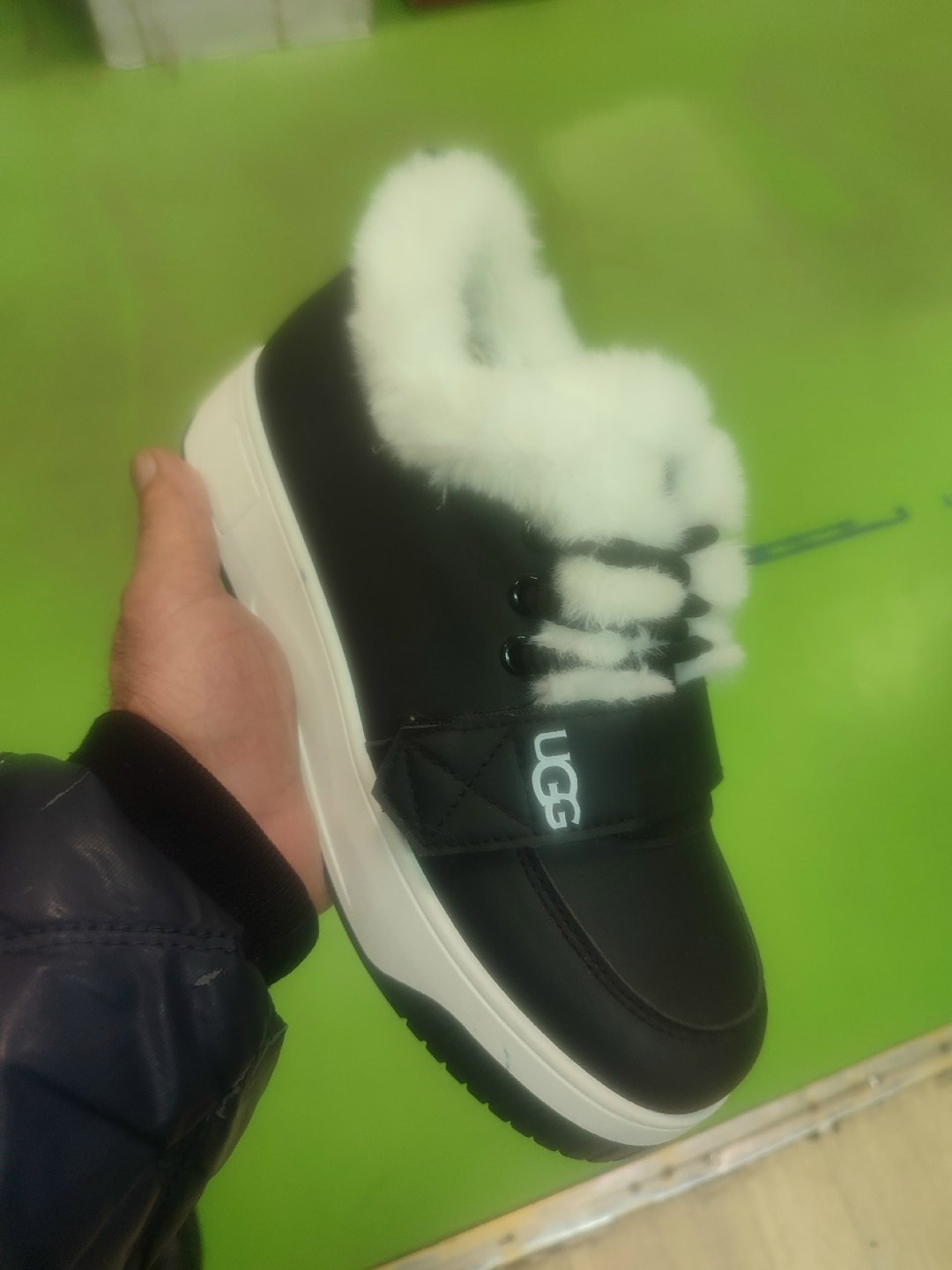 зимние кроссовки ugg,угги зимние с мехом на платформы,,кроссовки ugg женские зимние,зимние женские кеды