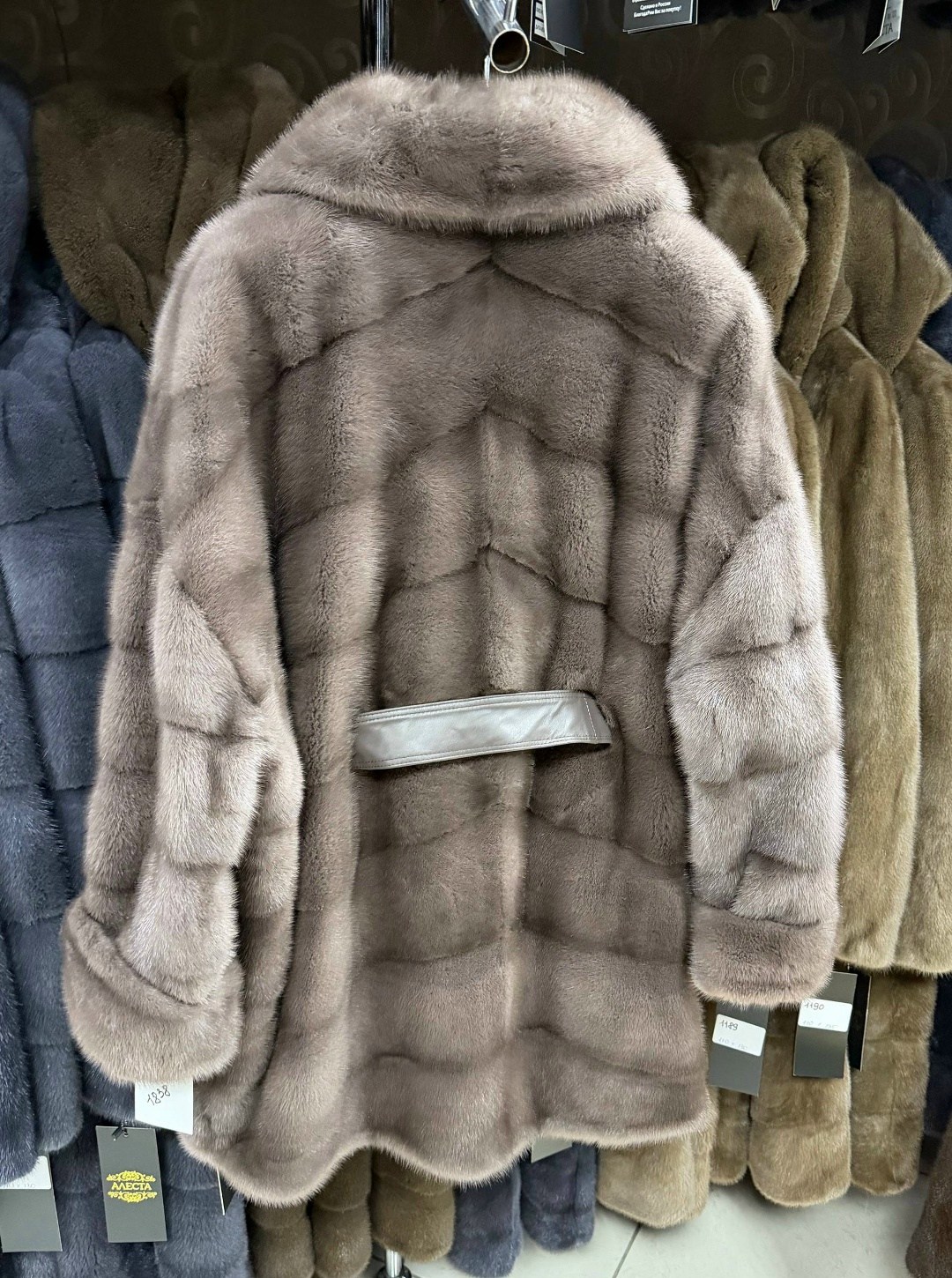 женская шуба из натурального норкового меха,шуба норковая,шуба норковая с английским воротником,шуба,шуба из норки