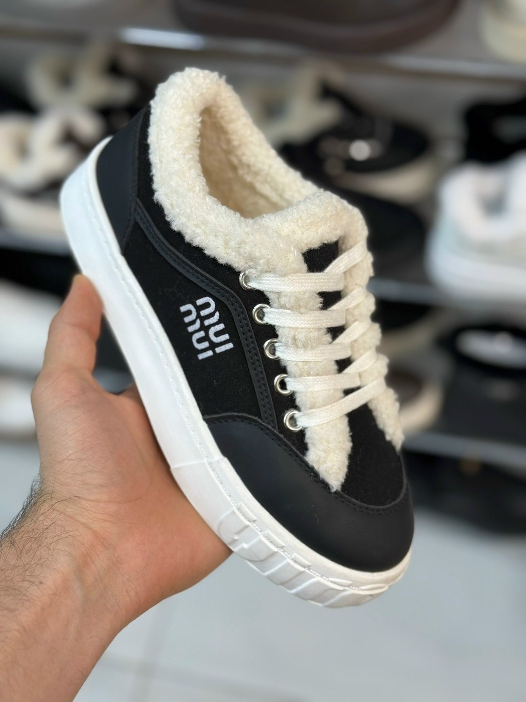 женские кроссовки с мехом miu miu черные,кеды замшевые зимние с мехом на высокой подошве trend shuz,,кеды замшевые зимние с мехом на высокой подошве trend shuz 273158517,кеды зимние женские