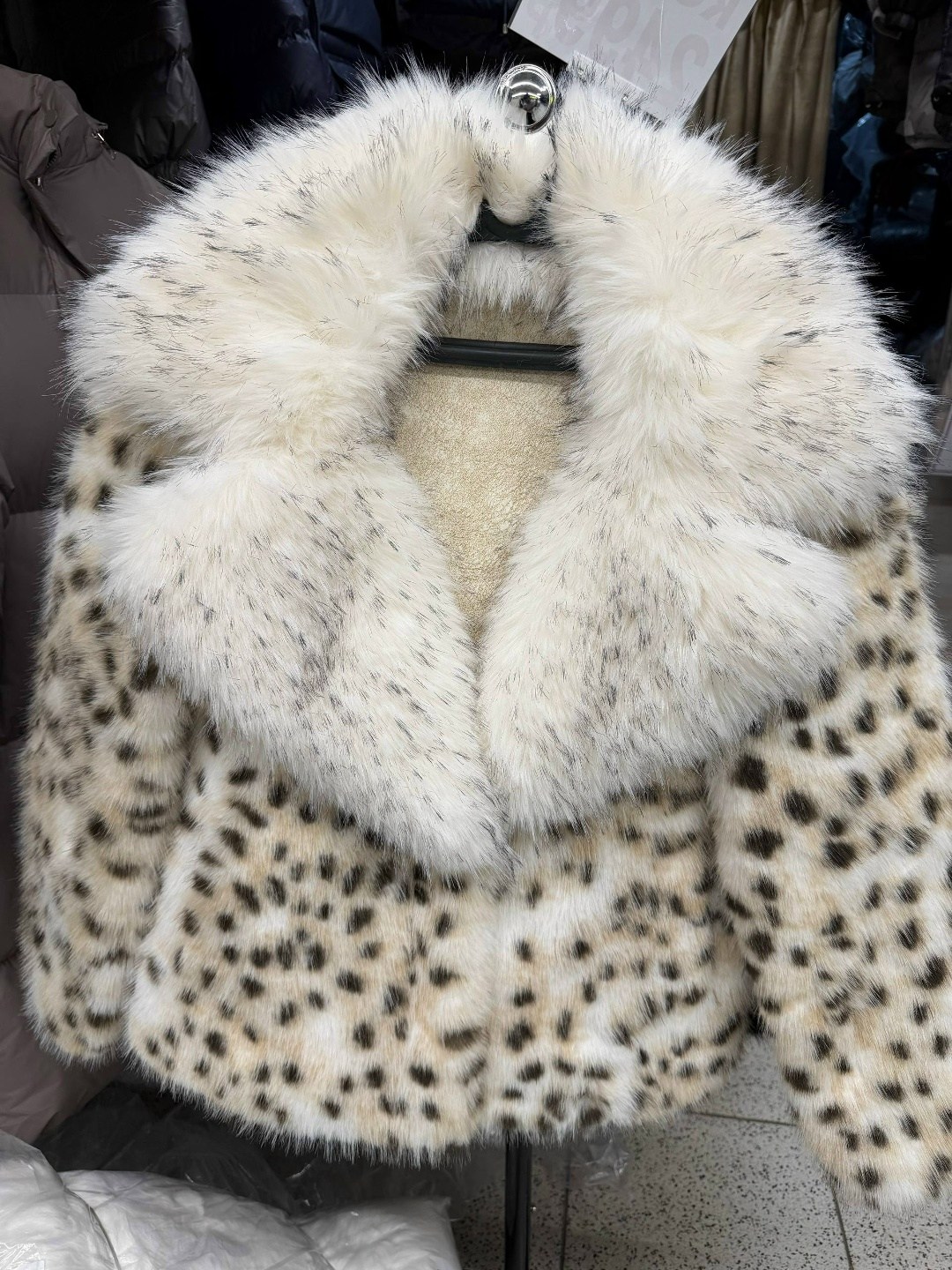 женская шуба,эко шубка люкс под песец,шубка,шубка под песец,шуба