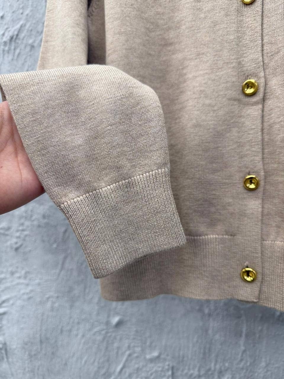 кардиган гуччи женский бежевый,бежевый кардиган,элегантные кардиганы,кардиган гуччи,женский кардиган