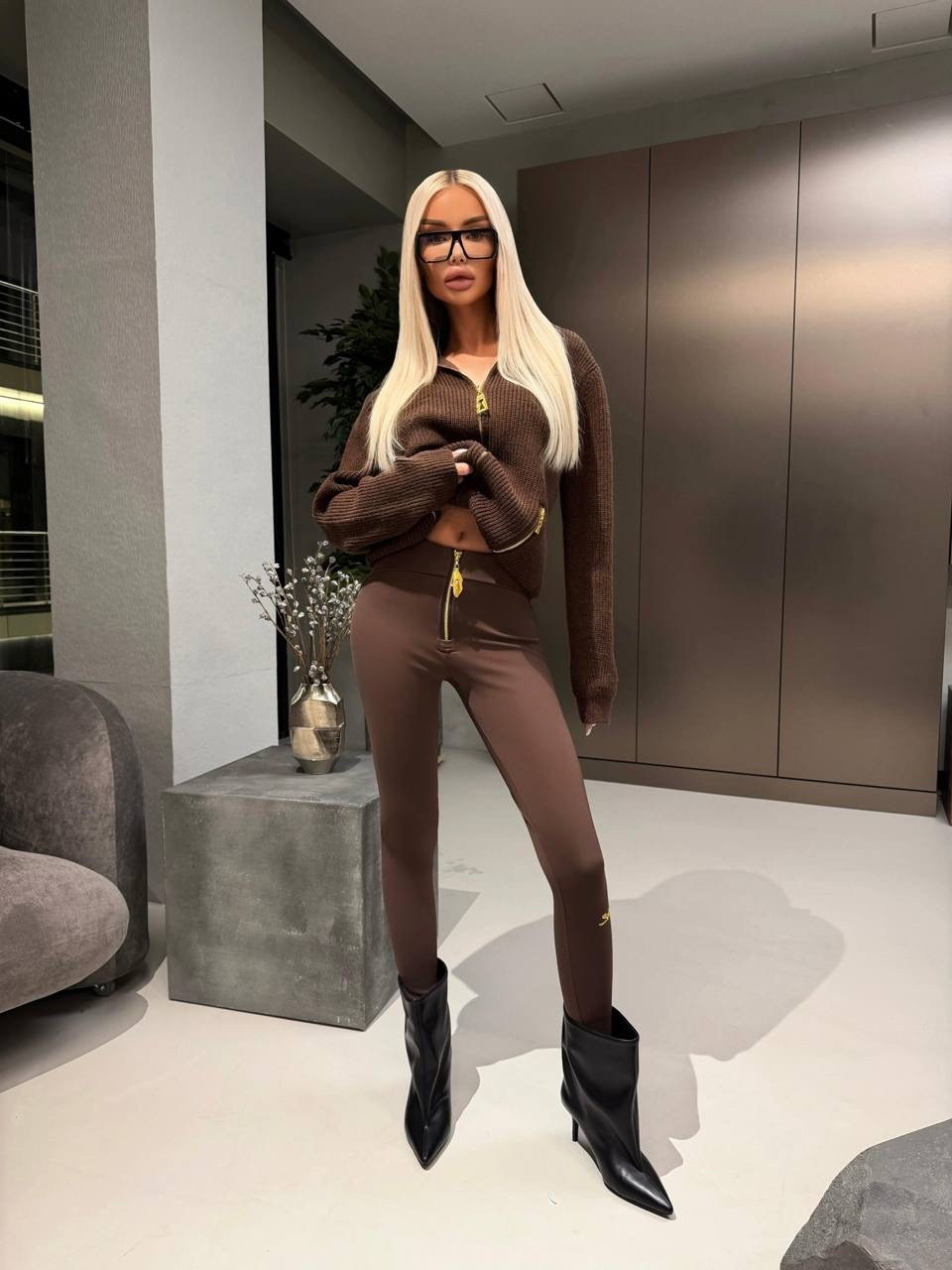 женские костюмы,женские комбинезоны,колготки madmext коричневый,стильная девушка