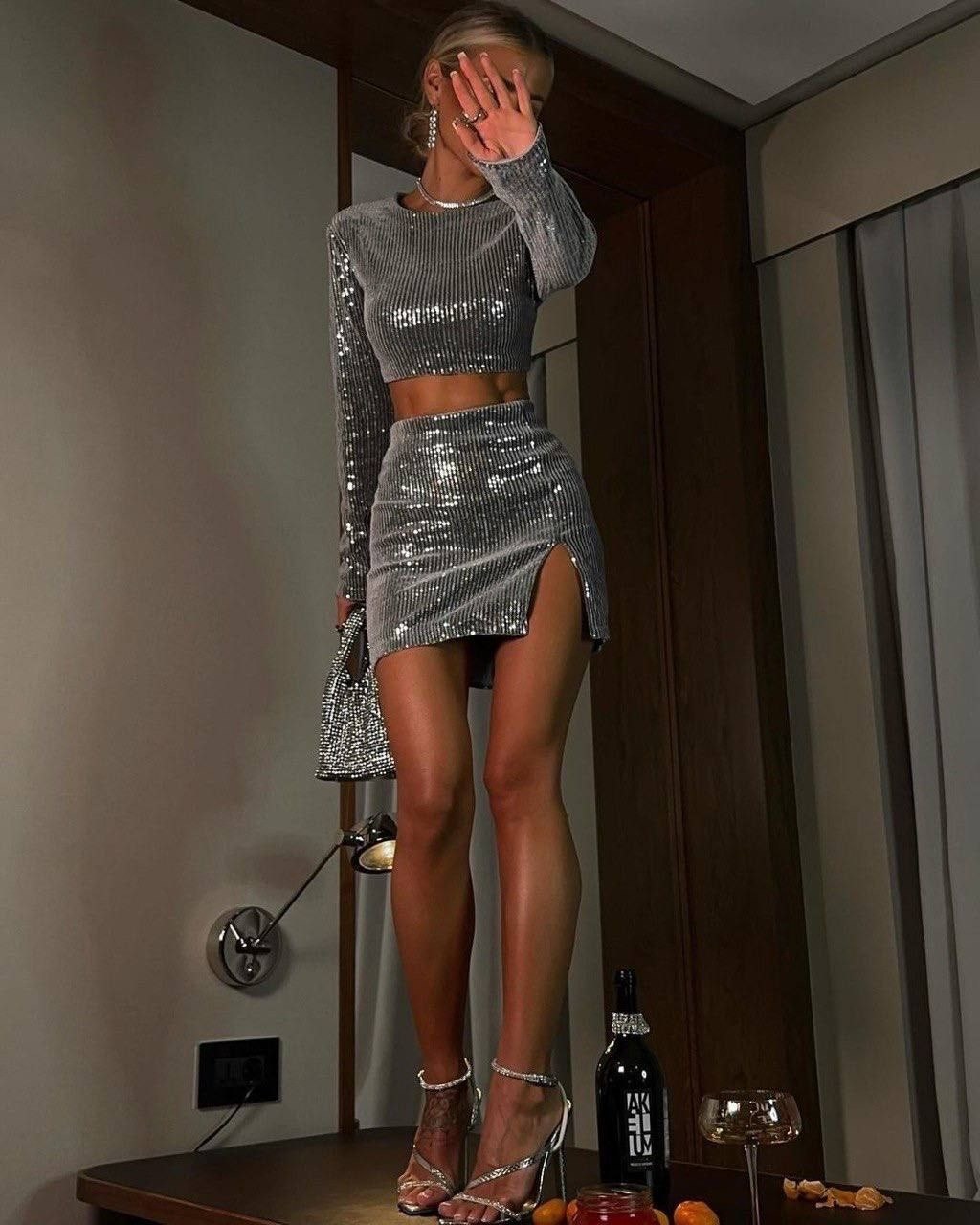 костюм из пайеток женский,костюм с юбкой и топом,юбка с пайетками,женский костюм двойка с пайетками,комплект юбка и топ с блестками