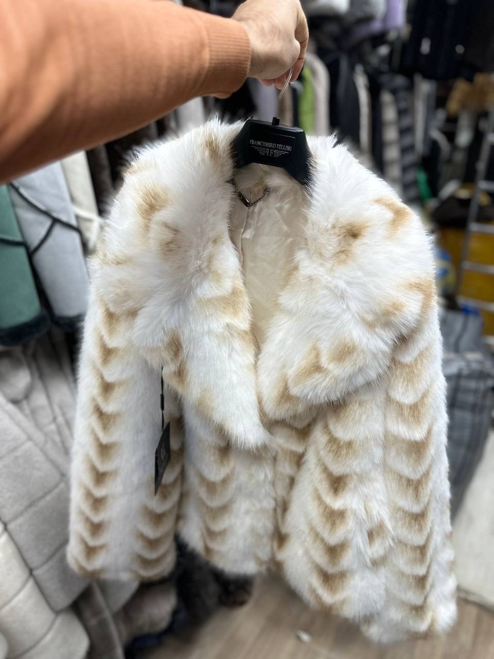 шуба,белая шуба,шуба искусственная,норковая шуба,женские шубы