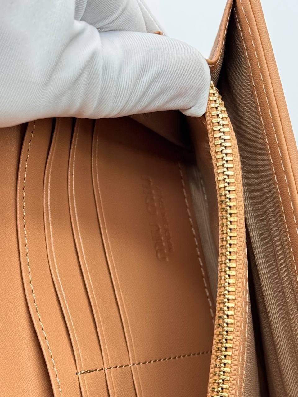 кошелек миу миу,кошелек miu miu,женские кошельки,модный кошелек,кошельки для женщин