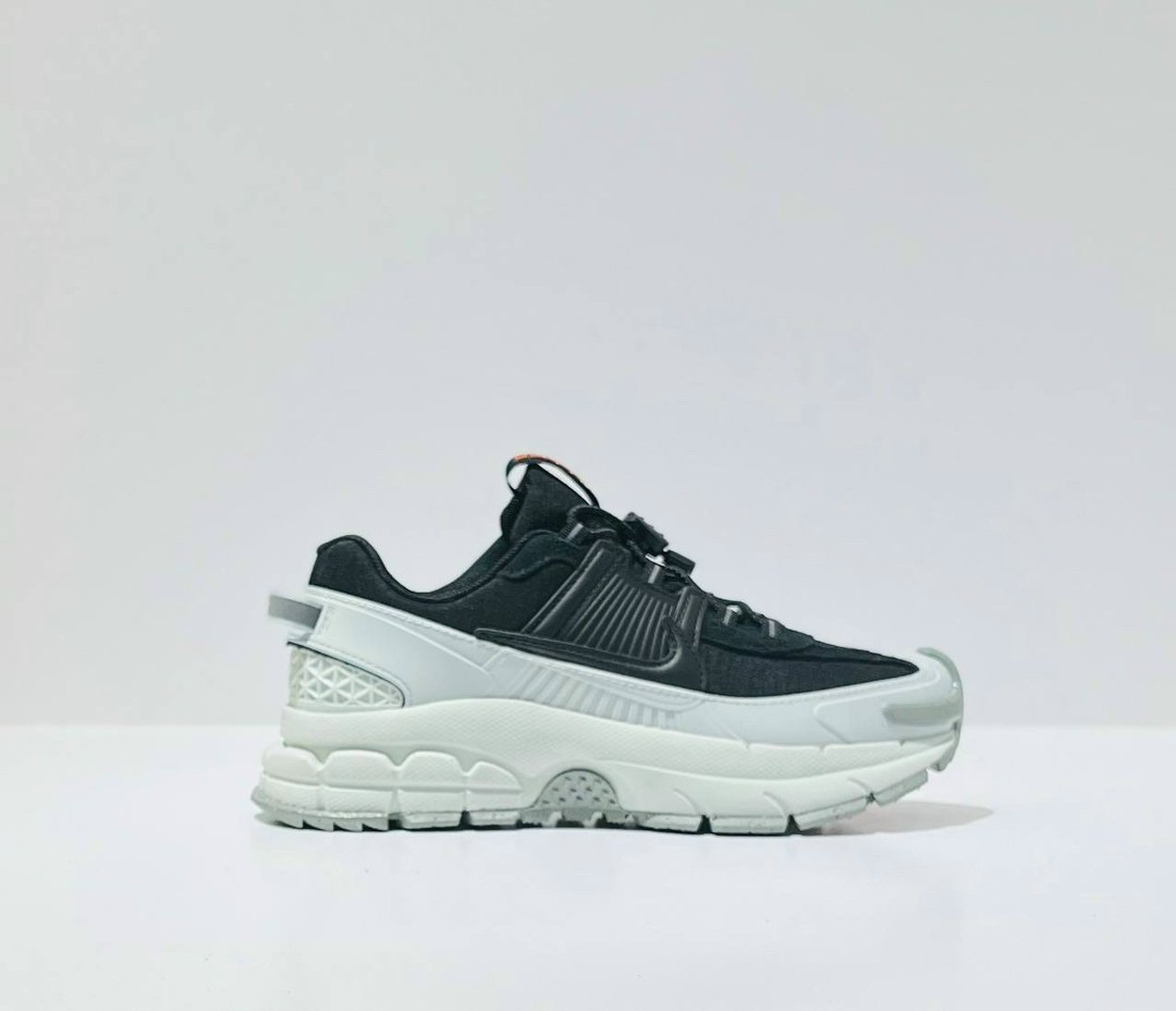 nike zoom vomero 5 roam "black/light silver",кроссовки nike air zoom vomero,nike zoom vomero 5 roam "black/light silver" fv2295-001,кроссовки nike zoom vomero 5,кроссовки nike air zoom vomero 5