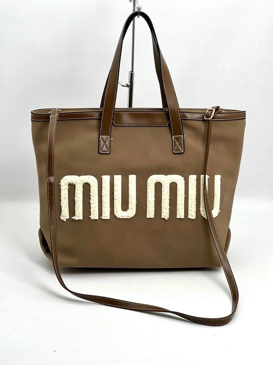 сумка,сумка miu miu,женские сумки,сумка тоут большая miu miu,сумки тоут