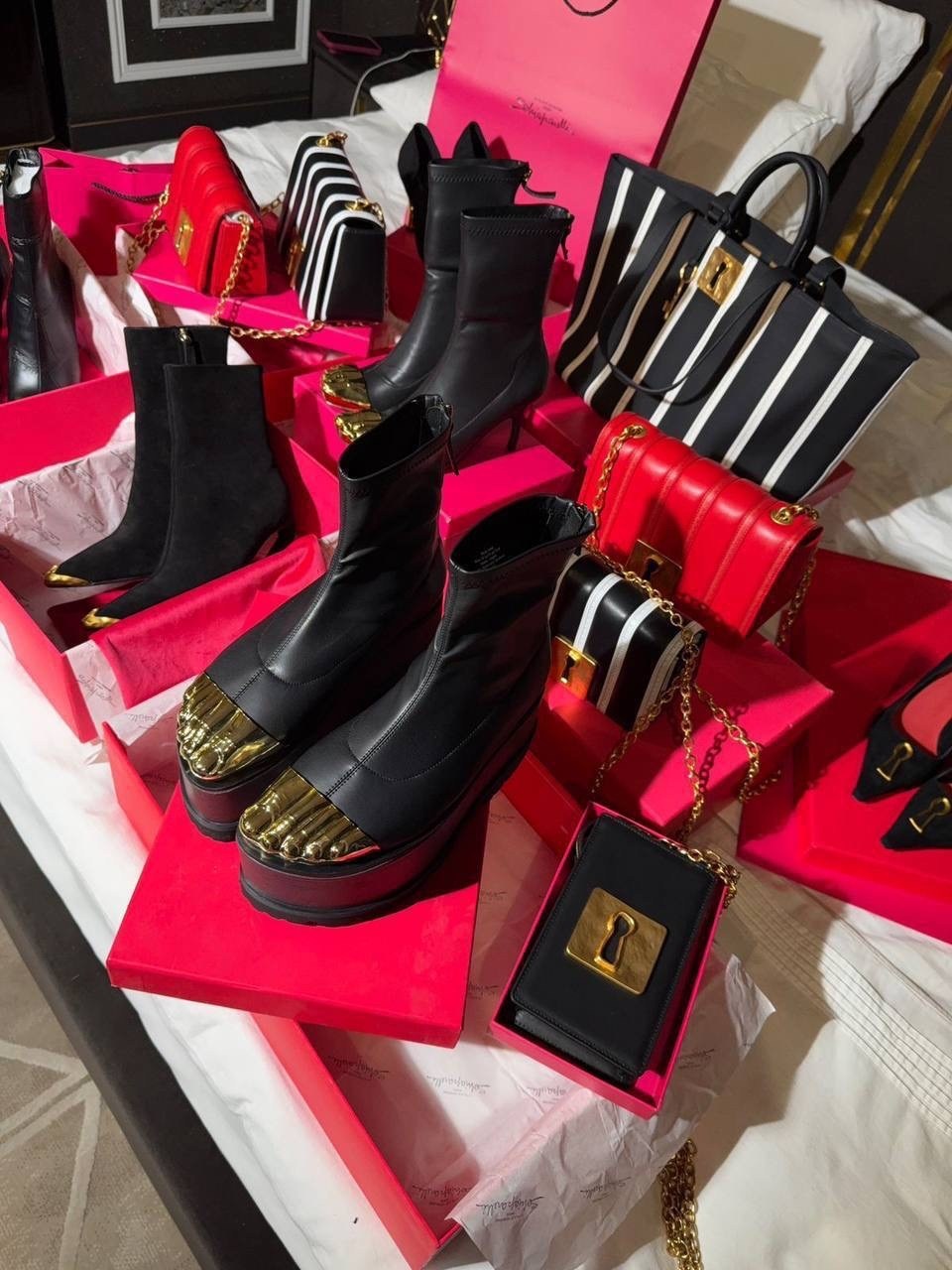 ,сапоги модные,женская ,дизайнерская ,женские сапоги