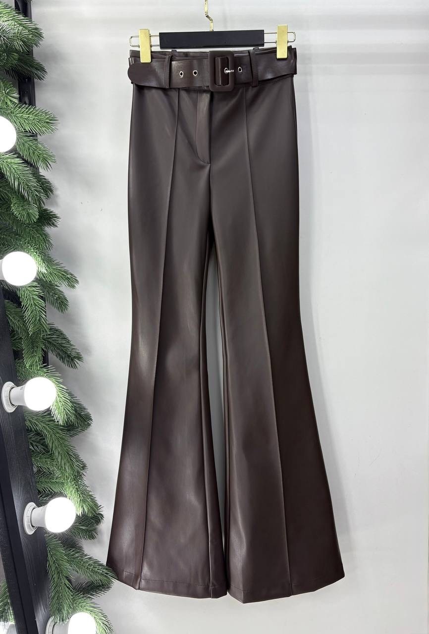 девушка,кожаные брюки широкие,кожаные брюки,janet guzman leather pants fashion nova,janet guzman