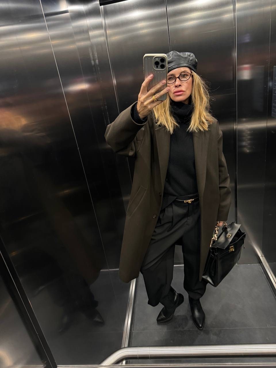 свитер,оверсайз свитер,брюки модные,свитер женский