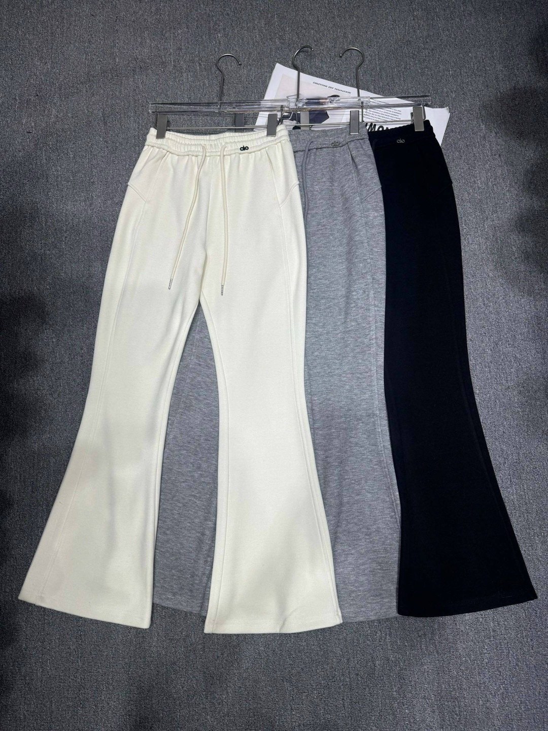 спортивные брюки в корейском стиле,брюки спортивные,широкие спортивные штаны,широкие спортивные брюки,повседневные спортивные брюки