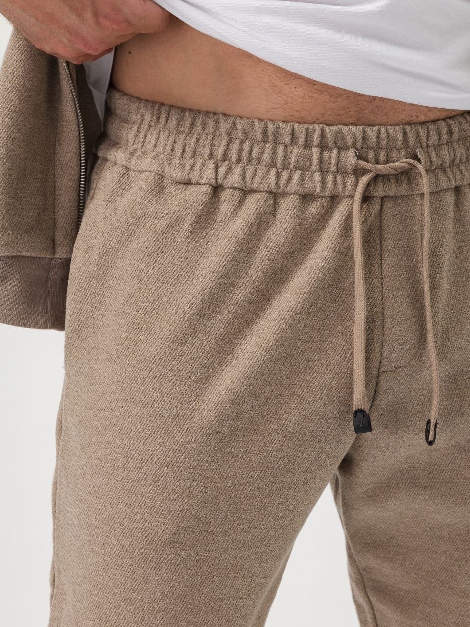 костюм спортивный,костюм для мужчин,костюм мужской,бежевый костюм,мужская мода