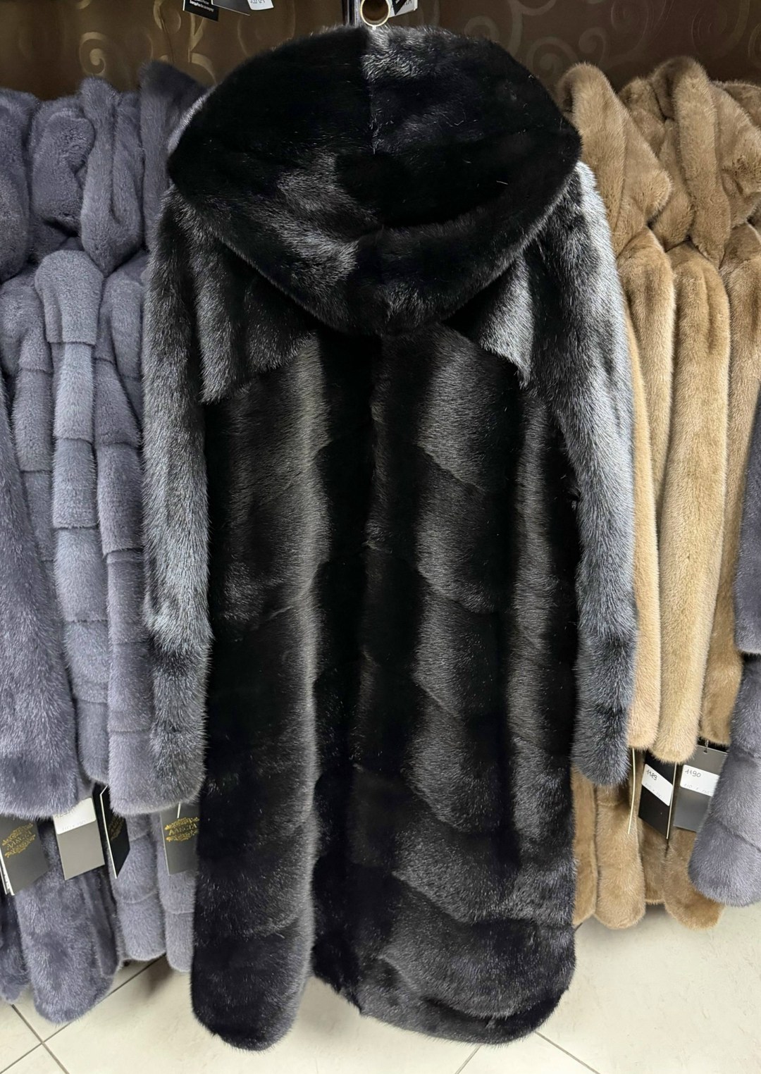 норковая шуба с капюшоном,шуба норковая,норковая шуба поперечка с капюшоном черная,шуба из норки,шуба норка