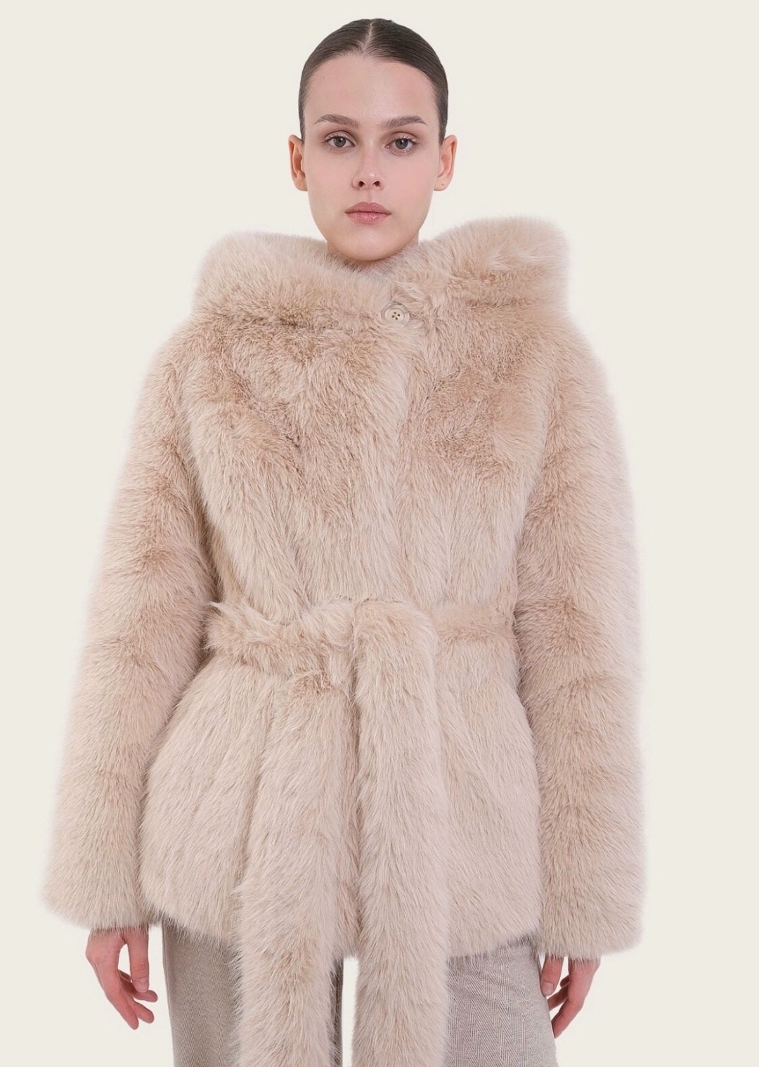 шубы женские,бежевая шуба,шуба искусственная,женская шуба из эко меха в светло-сером цвете,шуба из экомеха