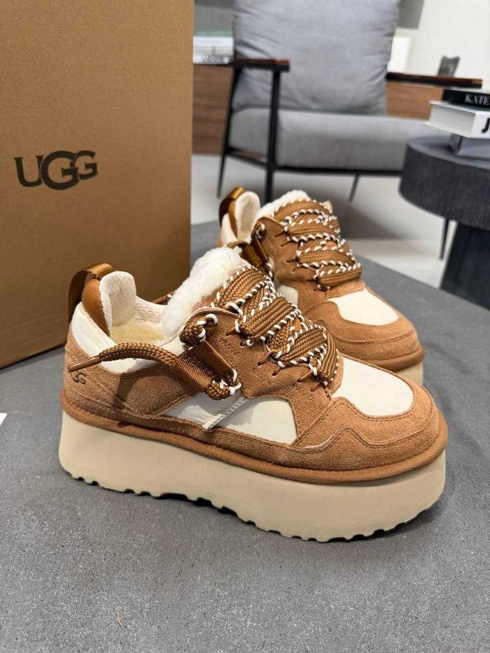 кроссовки ugg,ugg женские ботинки с мехом lowmel chestnut,женские ботинки с мехом ugg lowmel - beige,кроссовки женские ugg с мехом,кроссовки зимние ugg lowmel женские