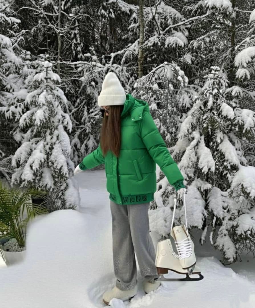 женская зимняя куртка,зимний стиль,куртка зимняя,зеленый пуховик,зимние образы