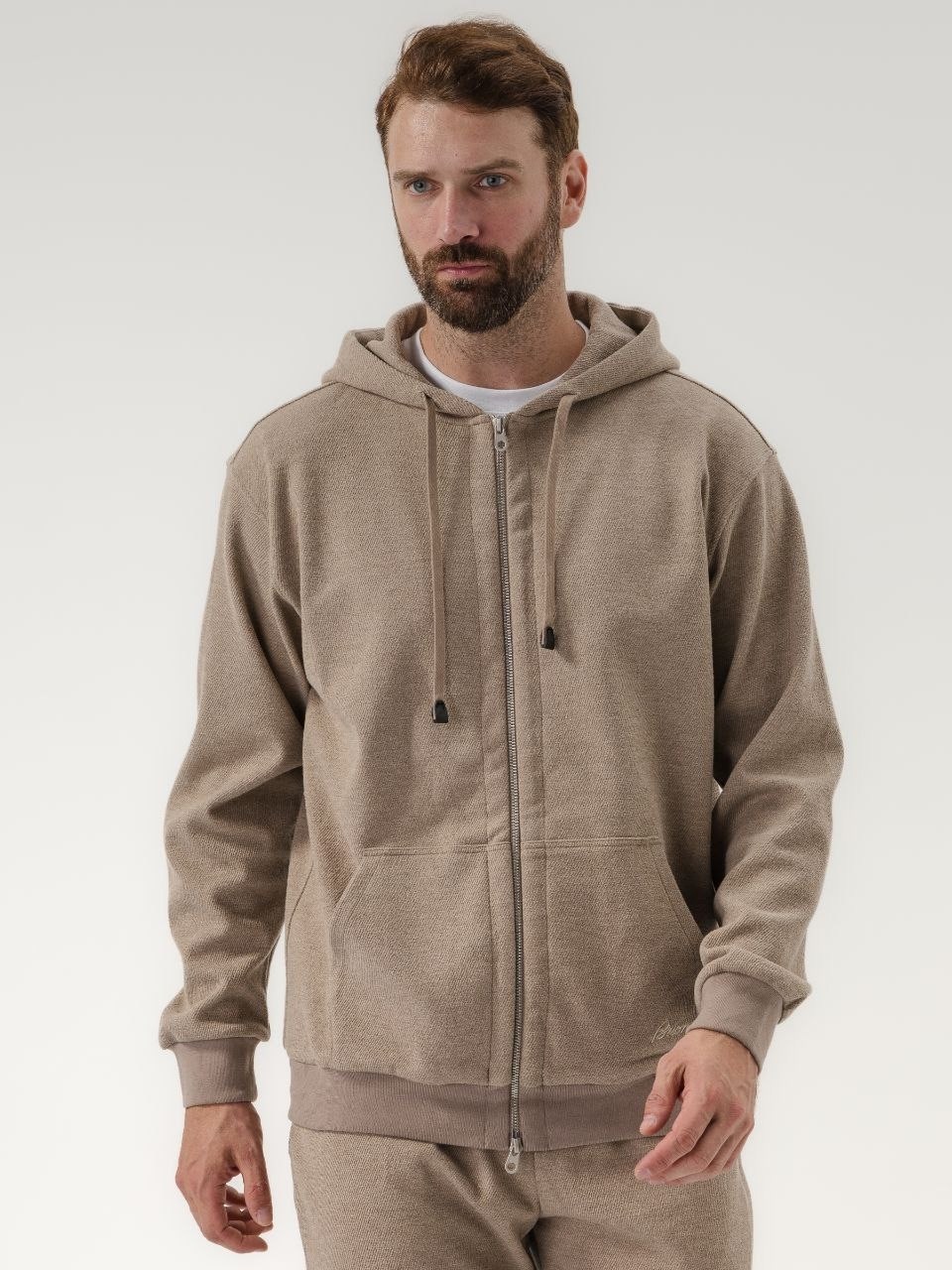 костюм спортивный,костюм для мужчин,костюм мужской,бежевый костюм,мужская мода