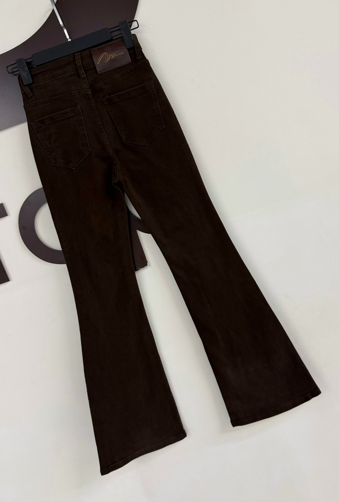 коричневые джинсы клеш женские,женские джинсы клеш,расклешенные джинсы,расклешенные брюки,повседневные брюки