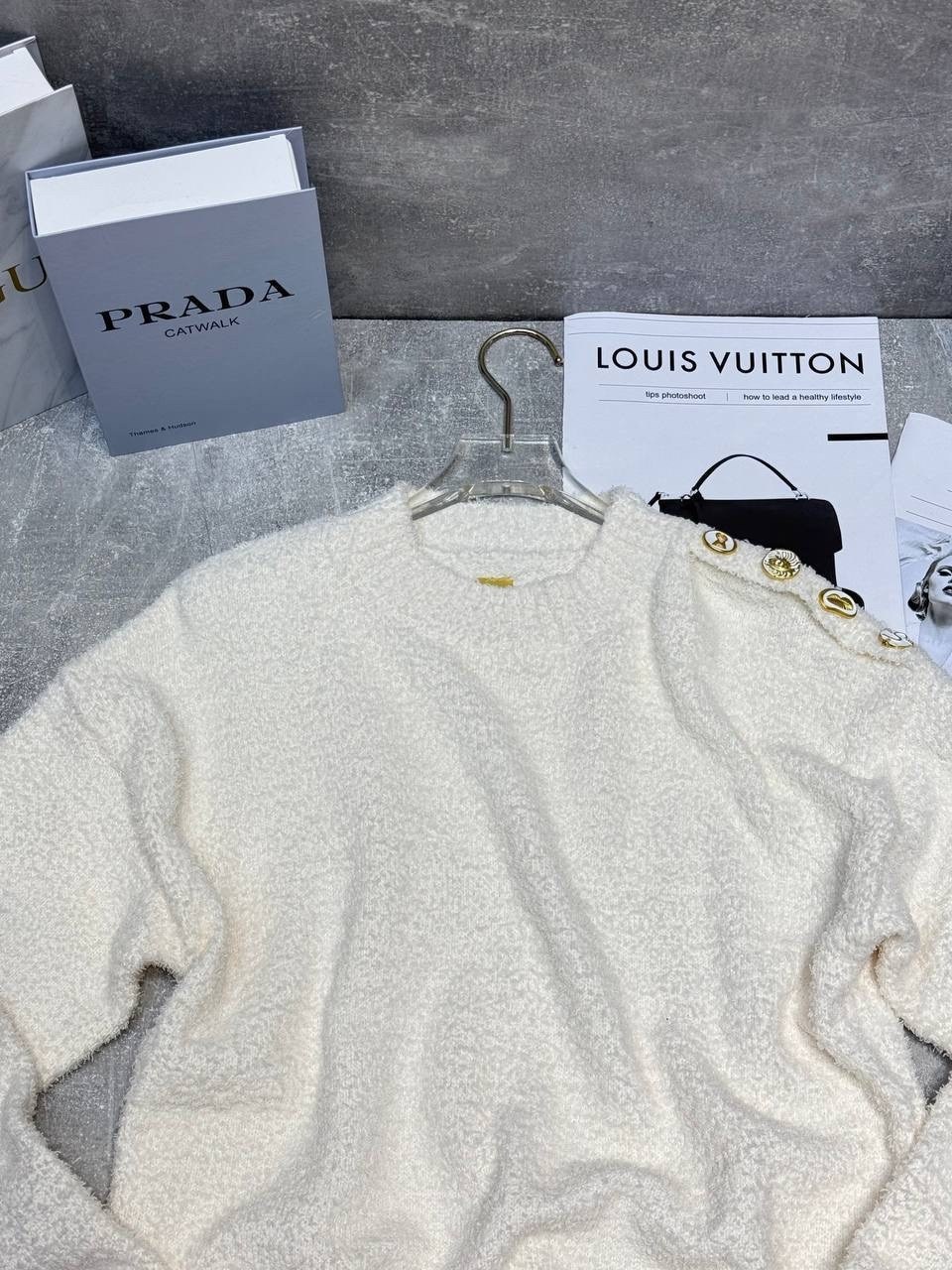 свитер louis vuitton,свитер prada,мужской шерстяной свитер louis vuitton,женский свитер prada,кофта женская