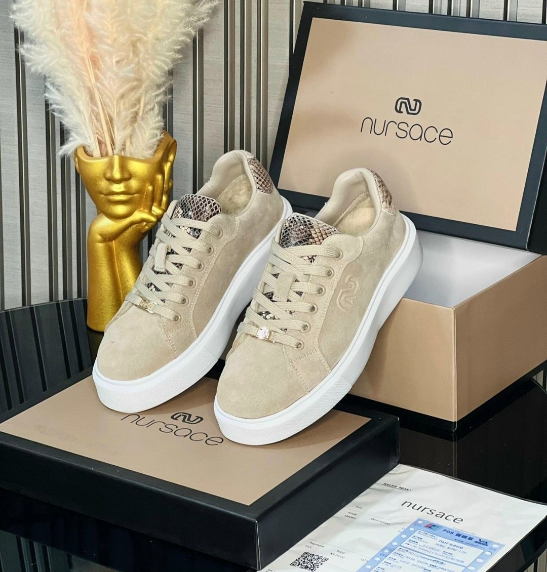 ,кеды женски,замшевые кеды,бежевые кроссовки,кроссовки женскиe