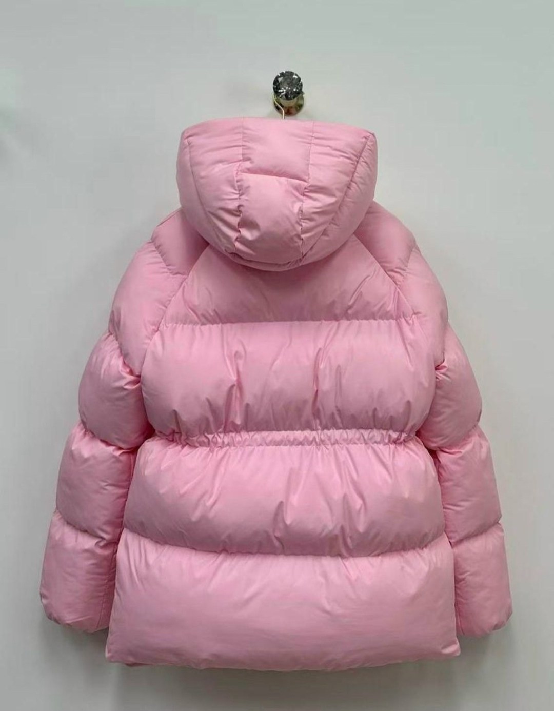 короткий пуховик,женская короткая куртка-пуховик с капюшоном,пуховик женский,пуховик с капюшоном,пуховик