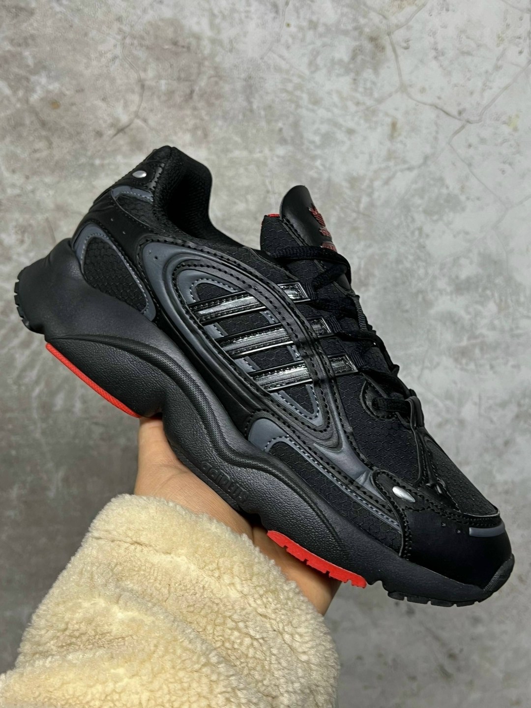 кроссовки adidas,кроссовки мужские adidas,кроссовки adidas ozmillen,кроссовки adidas original,кроссовки adidas черные