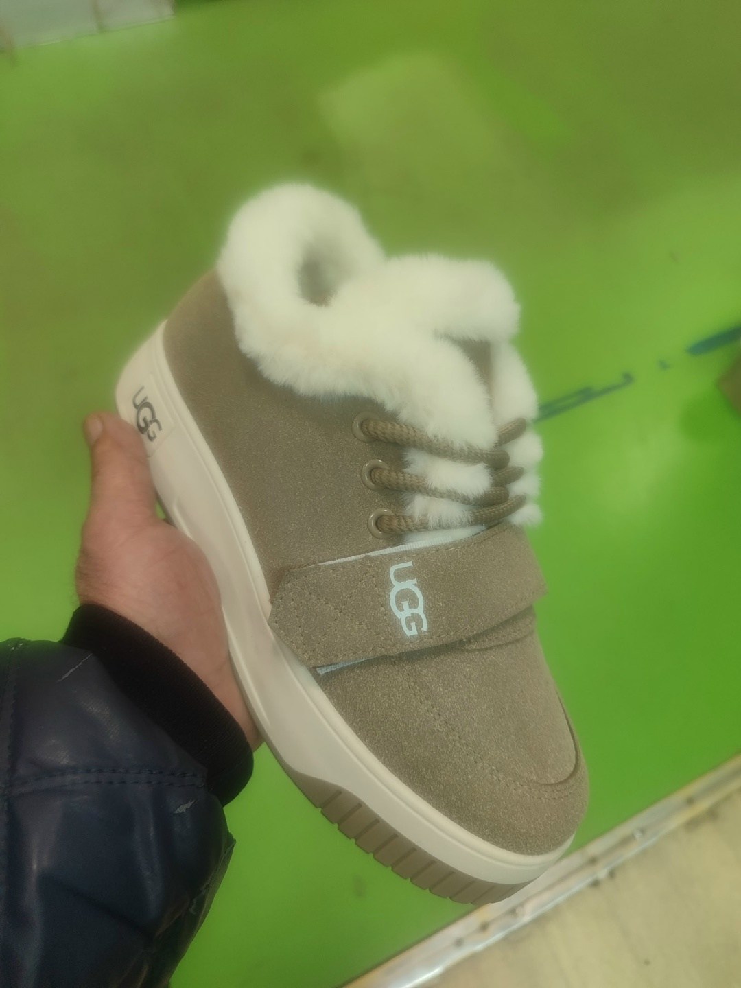 зимние кроссовки ugg,угги зимние с мехом на платформы,,кроссовки ugg женские зимние,зимние женские кеды