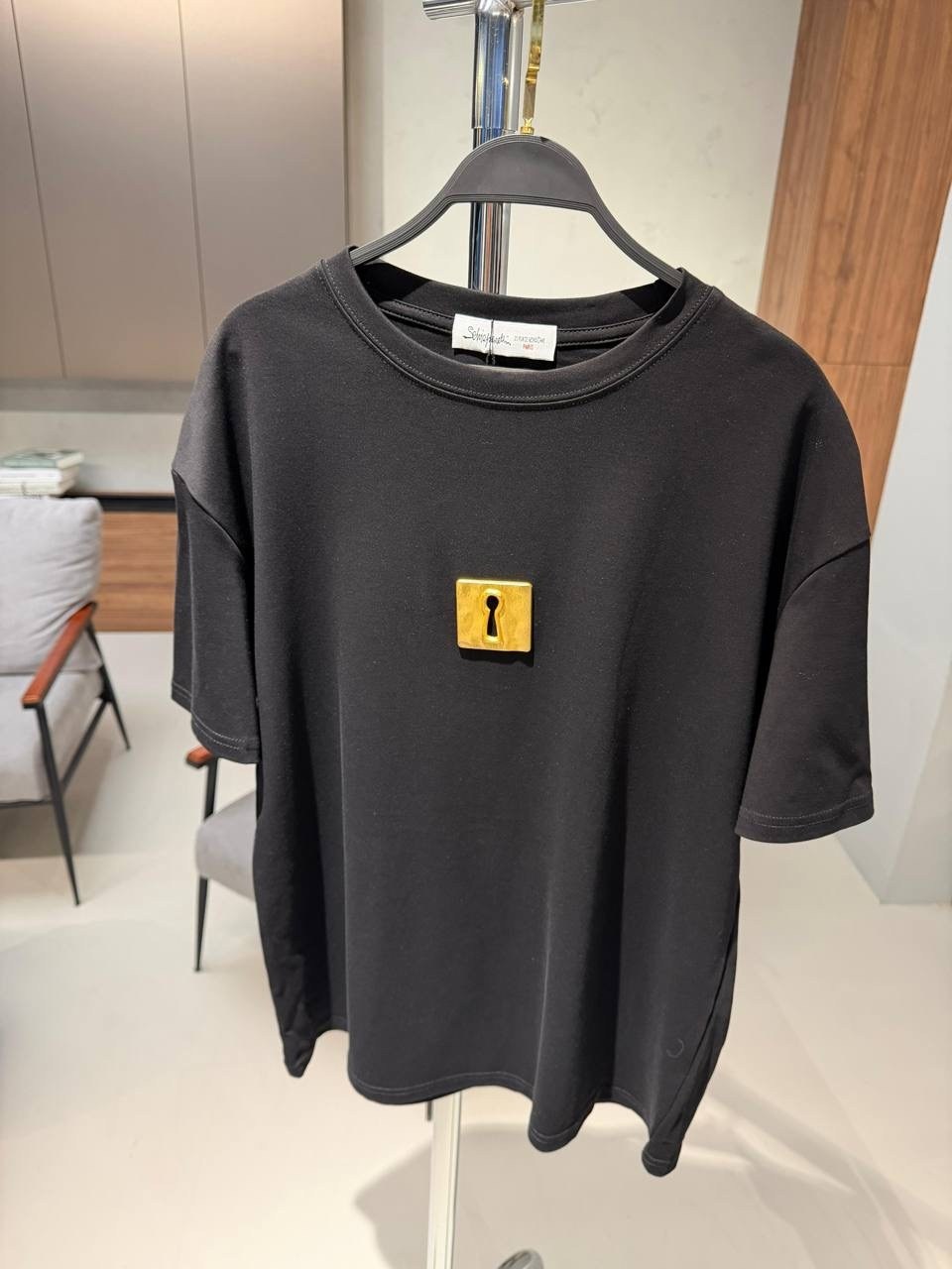 женская футболка,стильные футболки,футболка оверсайз,футболка в стиле оверсайз maison margiela,футболки и топы