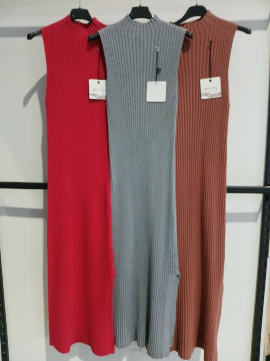 трикотажное платье,платье лапша,приталенное платье,облегающее платье,платье