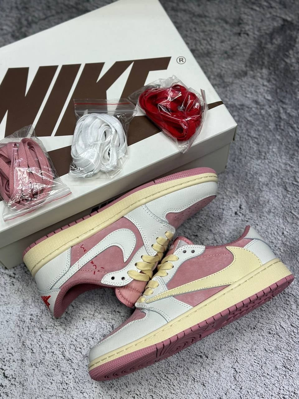 travis scott x air jordan 1 low sail shy pink,кроссовки travis scott x air jordan 1 low,женские кроссовки nike air jordan 1 low travis scott розовые,кроссовки air jordan 1 low x travis scott 'shy pink