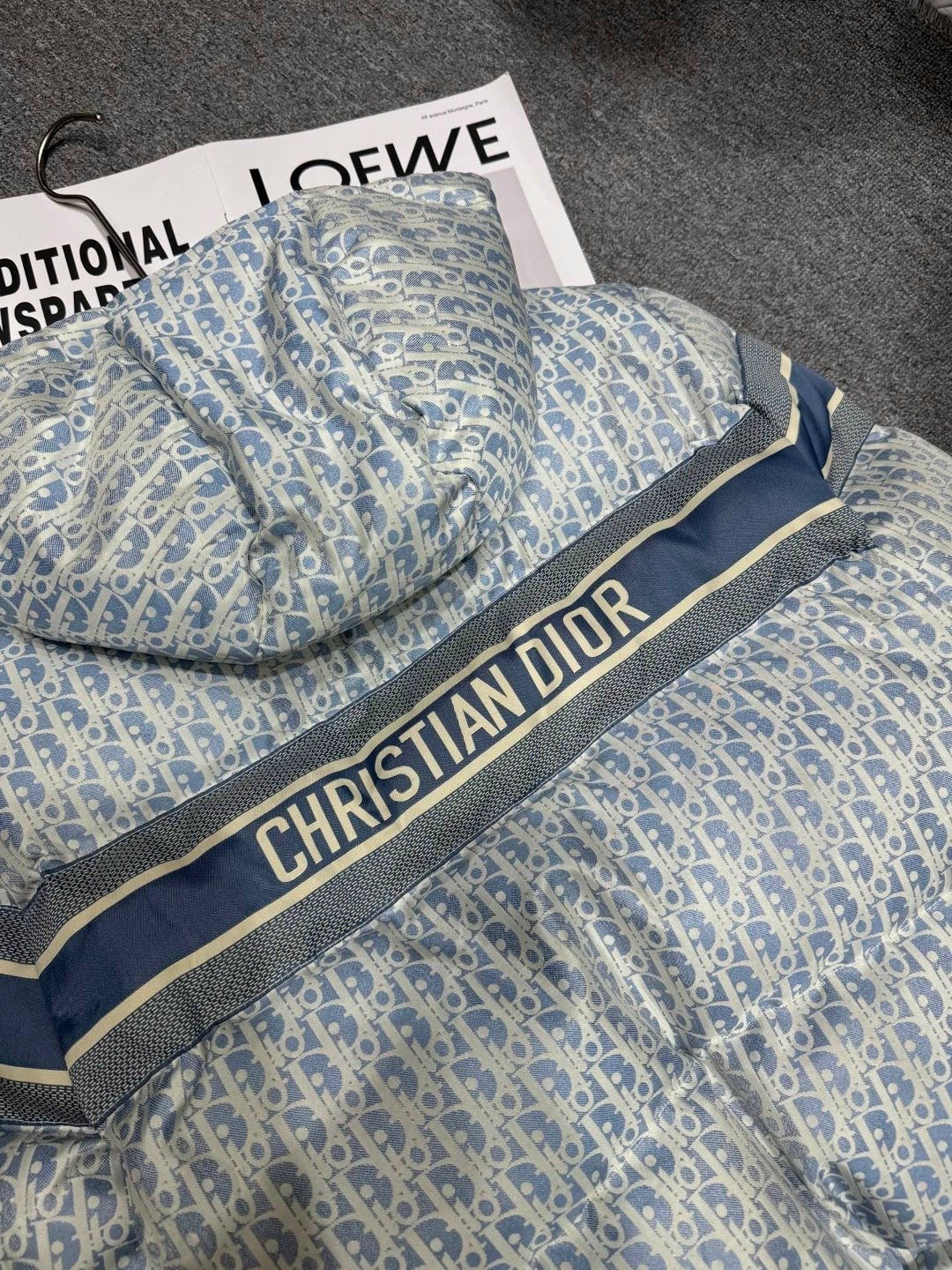 пуховик кристиан диор женский,куртка кристиан диор женские,пуховик кристиан диор,пуховик dior,куртка диор женская