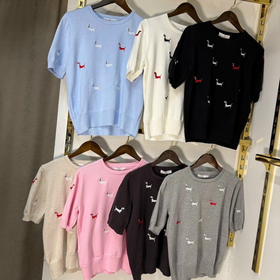 женская кофта,кофта модная,свитер с вышивкой,свитер с вышивкой таксы,свитшот женская