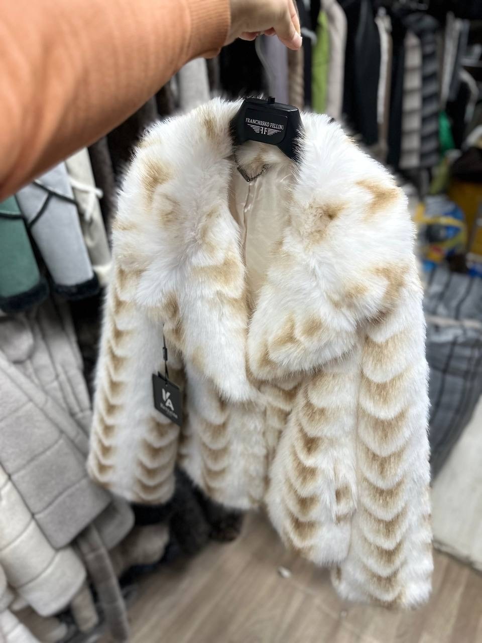 шуба,белая шуба,шуба искусственная,норковая шуба,женские шубы