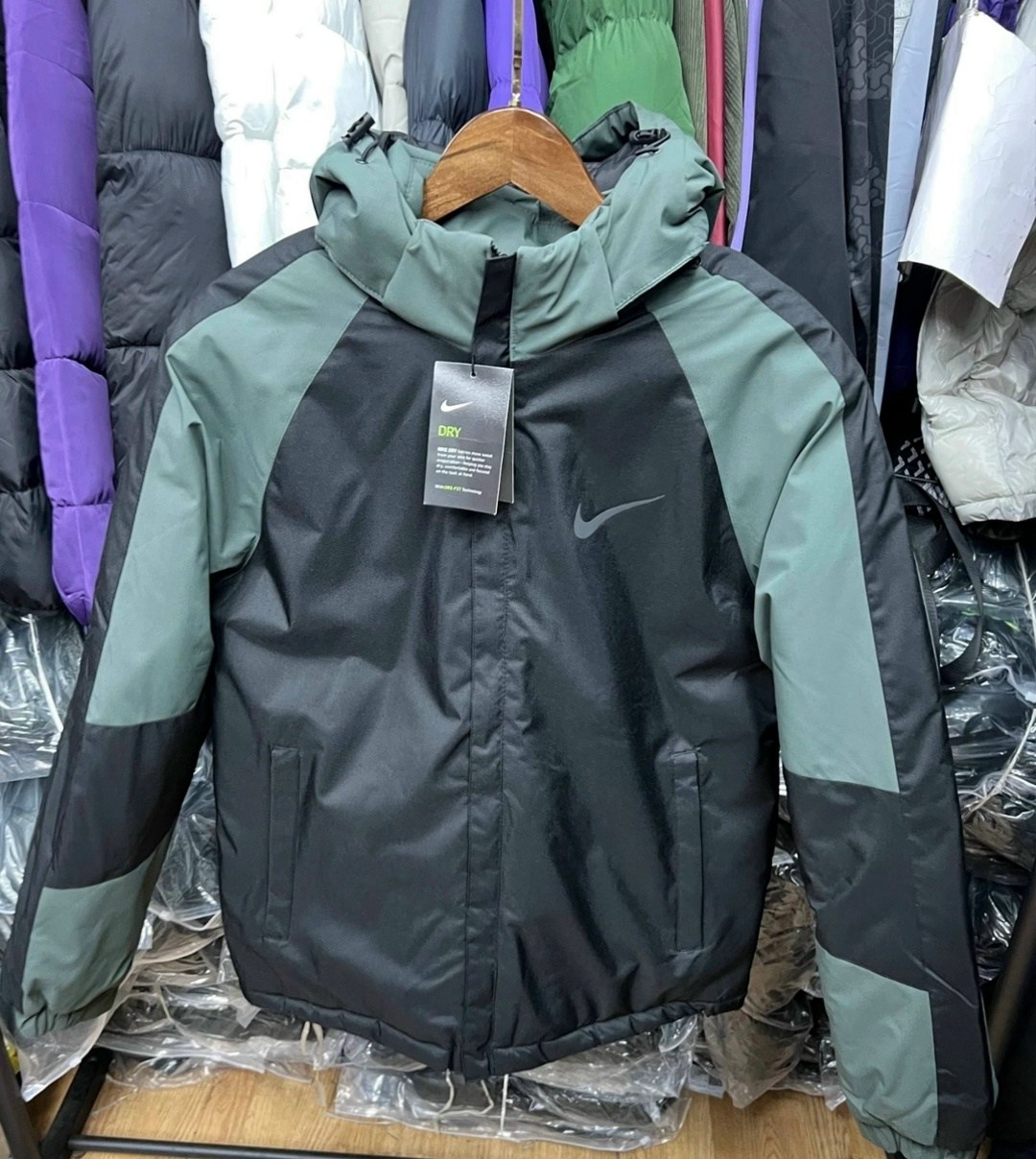 зимняя куртка nike,куртка мужская зимняя nike,куртка демисезонная nike,куртка nike,куртка мужская nike