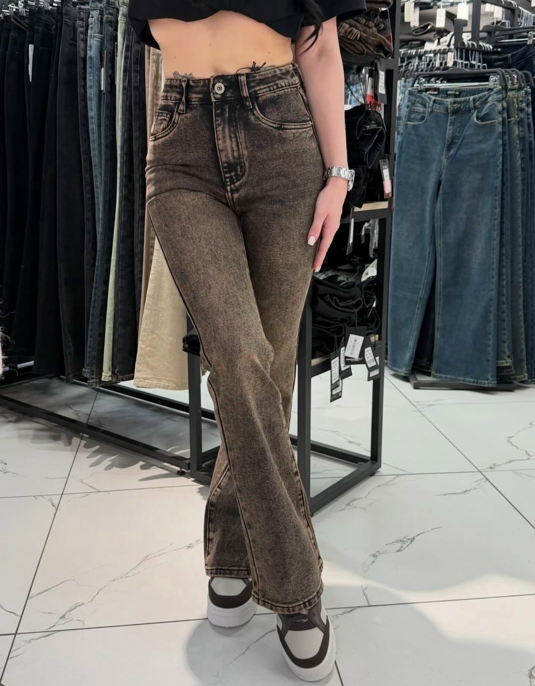 модные джинсы,коричневые джинсы,джинсы-клеш,женские джинсы,широкие джинсы