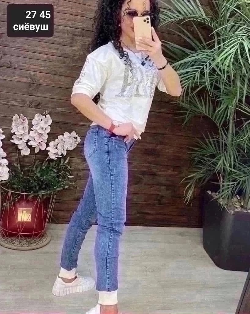 голубые джинсы женские,джинсы женские,джинсы стильные,костюм женский,модные джинсы