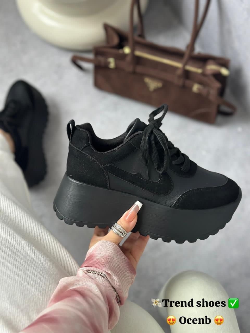 кроссовки черные женские,кроссовки женские,черные кроссовки,,стильные черные кроссовки женские