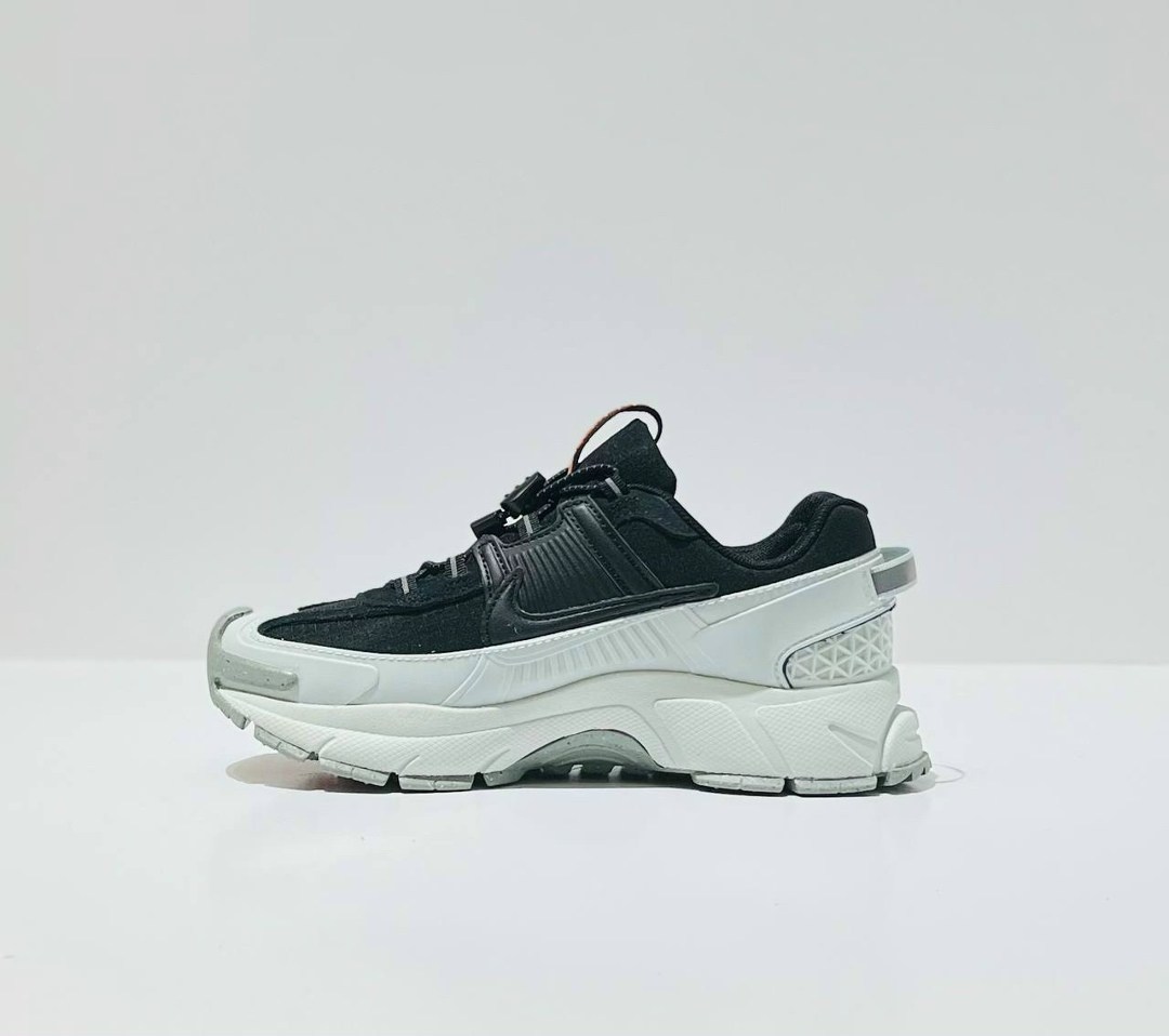 nike zoom vomero 5 roam "black/light silver",кроссовки nike air zoom vomero,nike zoom vomero 5 roam "black/light silver" fv2295-001,кроссовки nike zoom vomero 5,кроссовки nike air zoom vomero 5