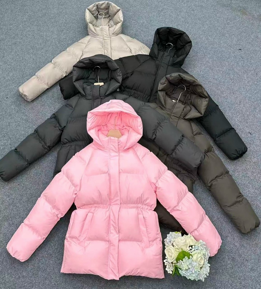 короткий пуховик,женская короткая куртка-пуховик с капюшоном,пуховик женский,пуховик с капюшоном,пуховик