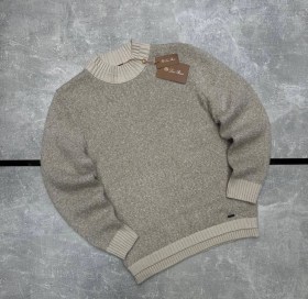 Свитер