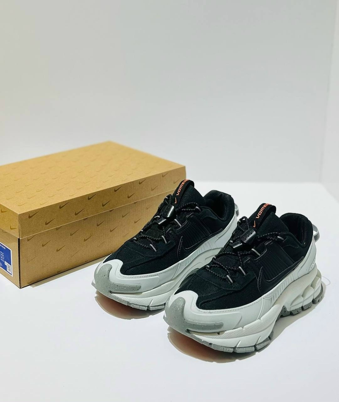 nike zoom vomero 5 roam "black/light silver",кроссовки nike air zoom vomero,nike zoom vomero 5 roam "black/light silver" fv2295-001,кроссовки nike zoom vomero 5,кроссовки nike air zoom vomero 5