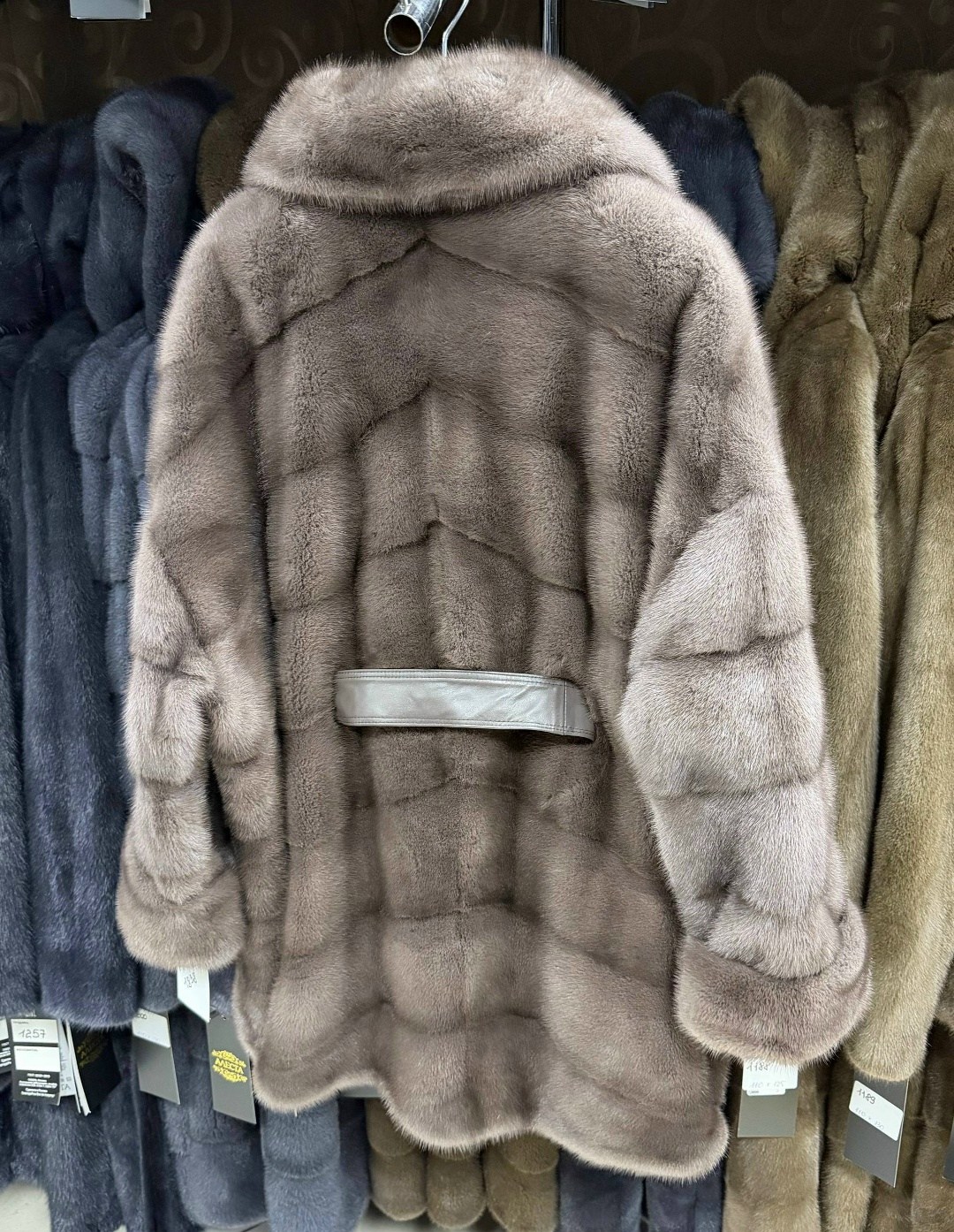 женская шуба из натурального норкового меха,шуба норковая,шуба норковая с английским воротником,шуба,шуба из норки