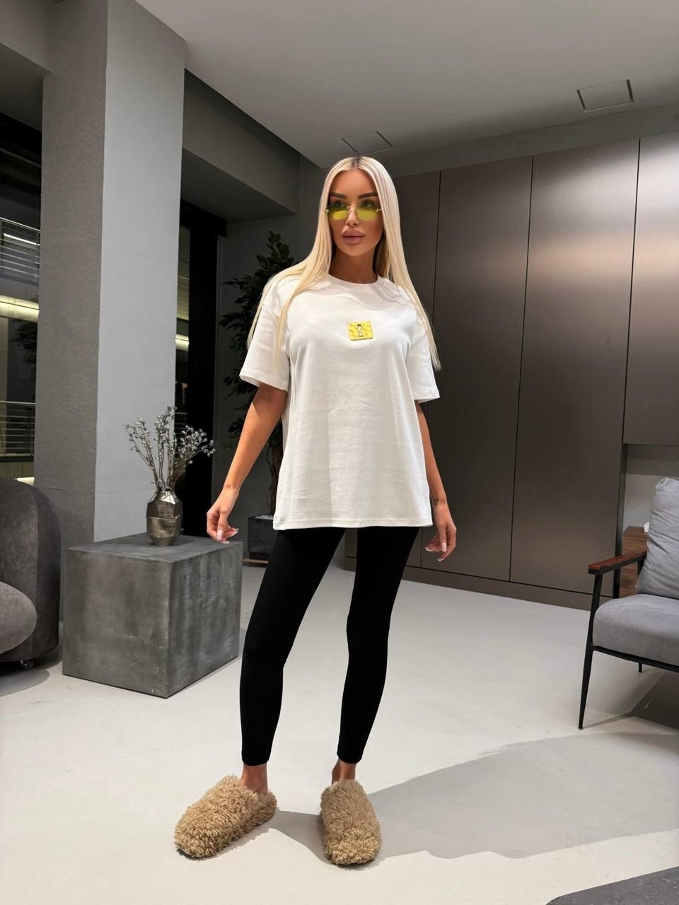 футболки оверсайз женские,футболка оверсайз,футболка оверсайз с принтами,модные образы,стильная футболка оверсайз