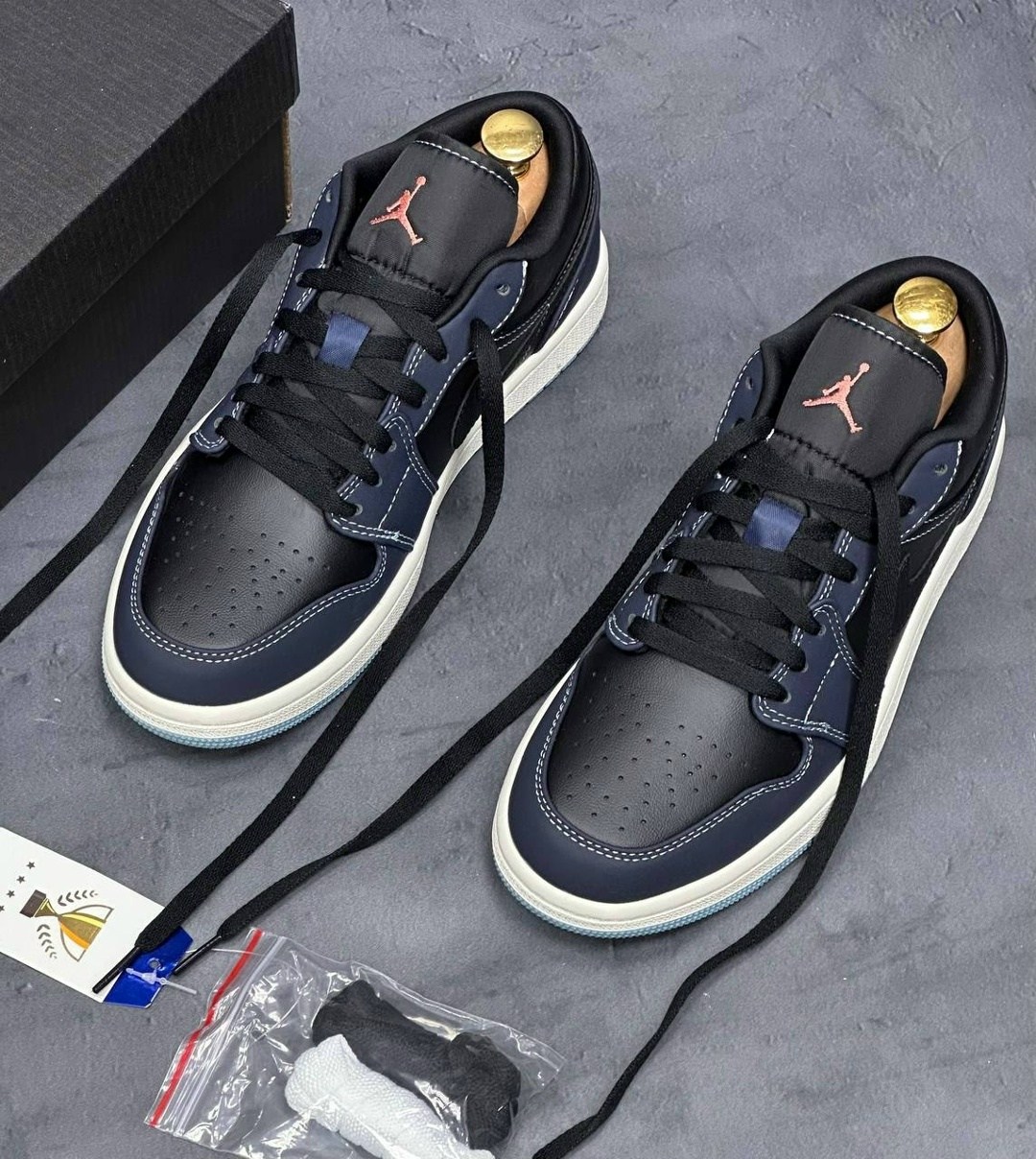 кроссовки nike air jordan 1 low,nike air jordan 1 low sb midnight navy,jordan air jordan 1 low "midnight navy",кроссовки air jordan 1 low se 'black dark obsidian',air jordan 1 low wmns black blue aqua