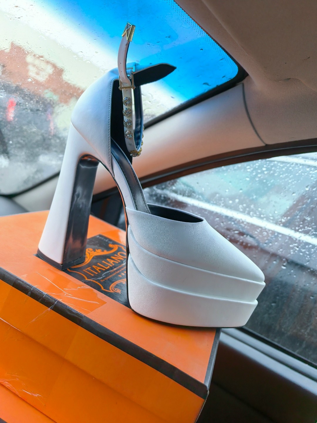 туфли-лодочки женские на платформе и высоком массивном каблуке,женские туфли на платформе и высоком каблуке,женские туфли-лодочки на высоком толстом каблуке и платформе,женские туфли на платформе с ре