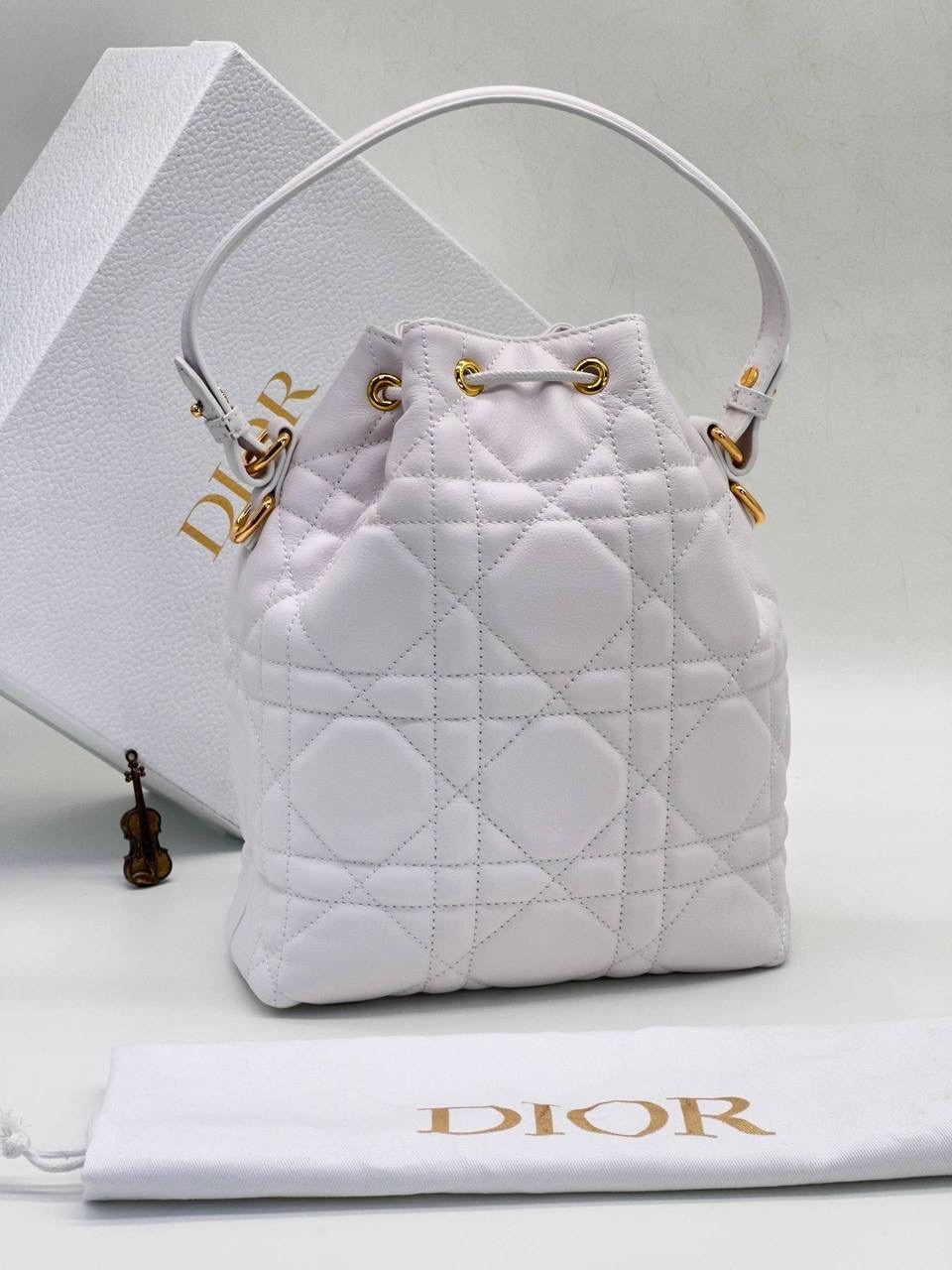 dior сумка,сумка диор белая,сумка диор,стильная сумка,сумка леди диор белая