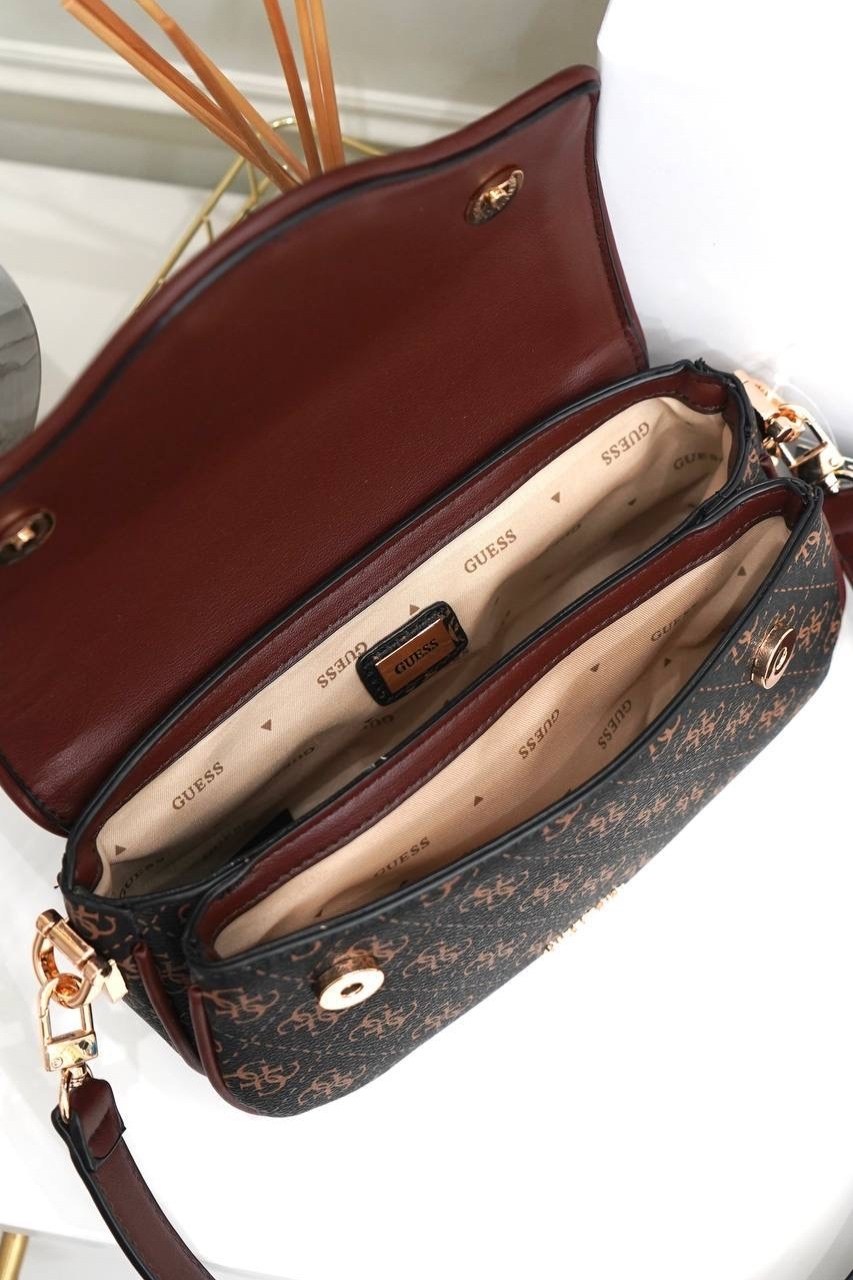 сумка женская guess,сумка guess,guess сумка на плечо,сумка женская через плечо guess,guess сумка седло