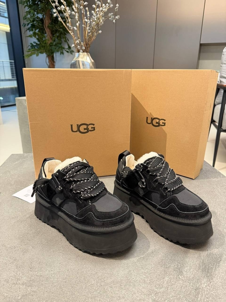 ,кроссовки ugg женские,кроссовки ugg зимние,кеды зимние ugg lowmel trainer premiumshoes цвет черный,кроссовки зимние женские ugg модель 551082