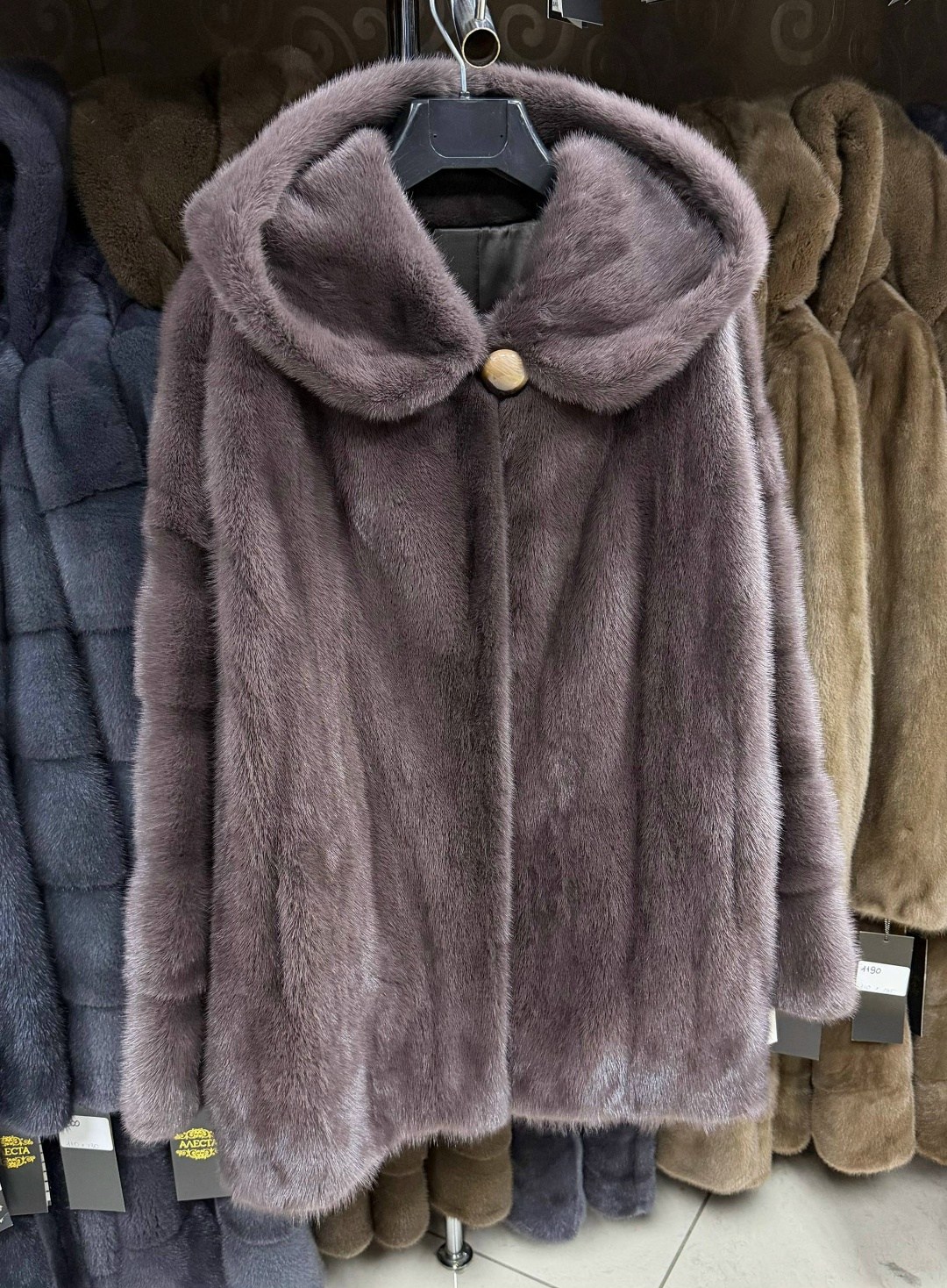 шубка из меха европейской норки с капюшоном цвет лаванда,шубка из меха европейской норки с капюшоном,шуба из меха европейской норки с капюшоном,шуба норковая с капюшоном,шубка из меха европейской норк