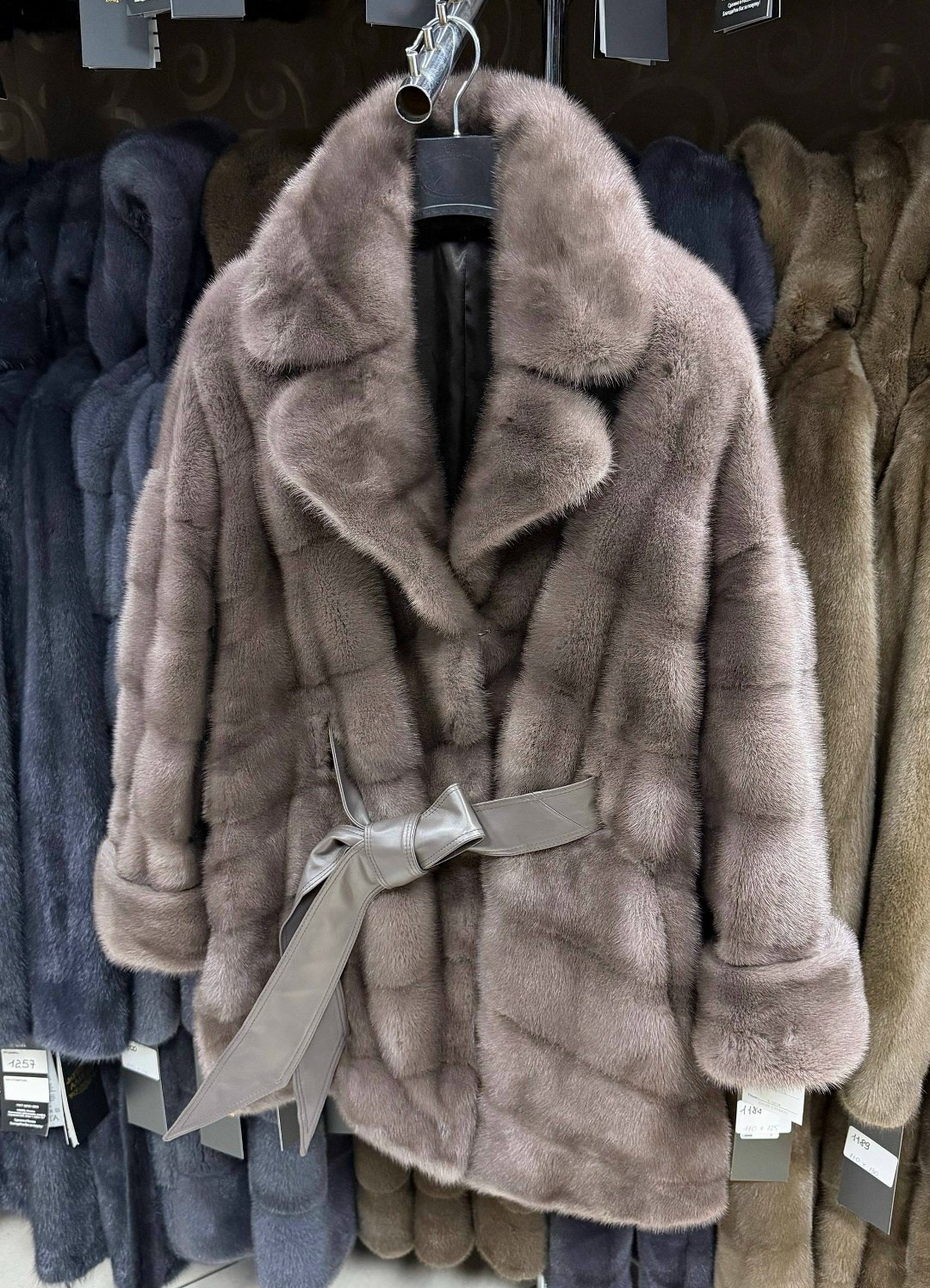 женская шуба из натурального норкового меха,шуба норковая,шуба норковая с английским воротником,шуба,шуба из норки